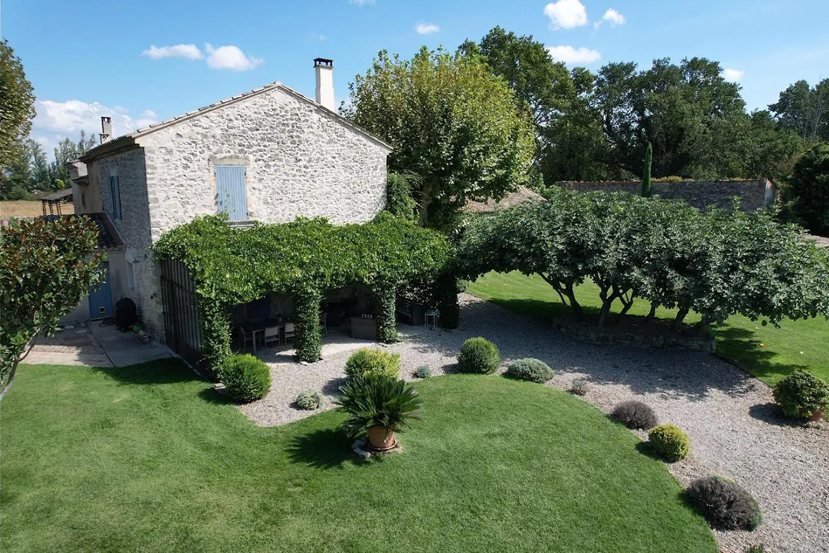 Prestigious Mas: Countryside Retreat near Avignon with Pool Villa Caumont-sur-Durance