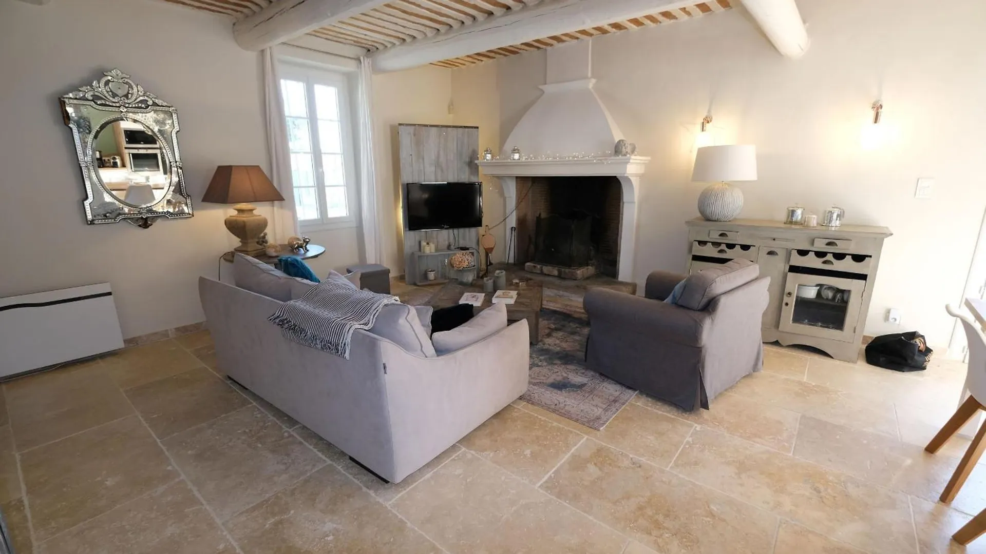 Holiday home Prestigious Mas: Countryside Retreat near Avignon with Pool Villa Caumont-sur-Durance