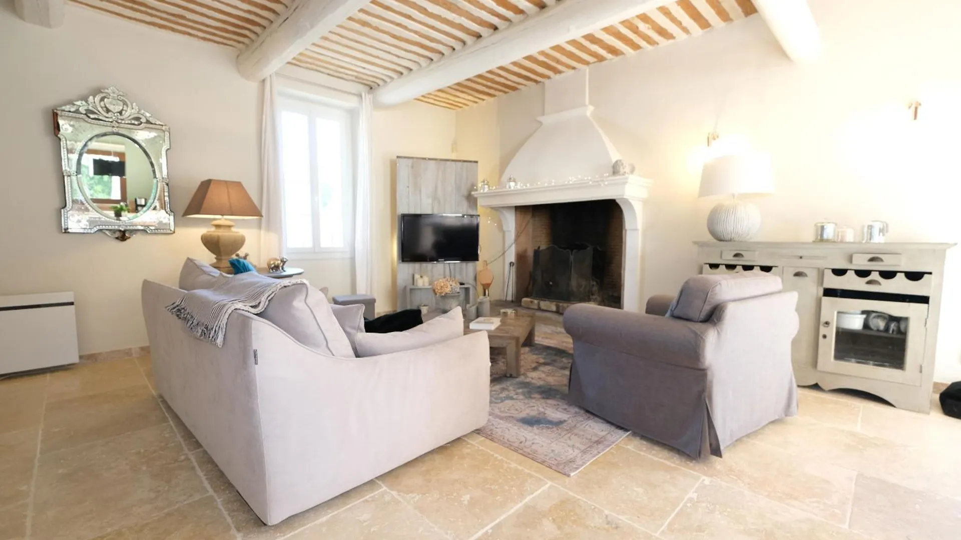 Prestigious Mas: Countryside Retreat near Avignon with Pool Villa Caumont-sur-Durance Holiday home
